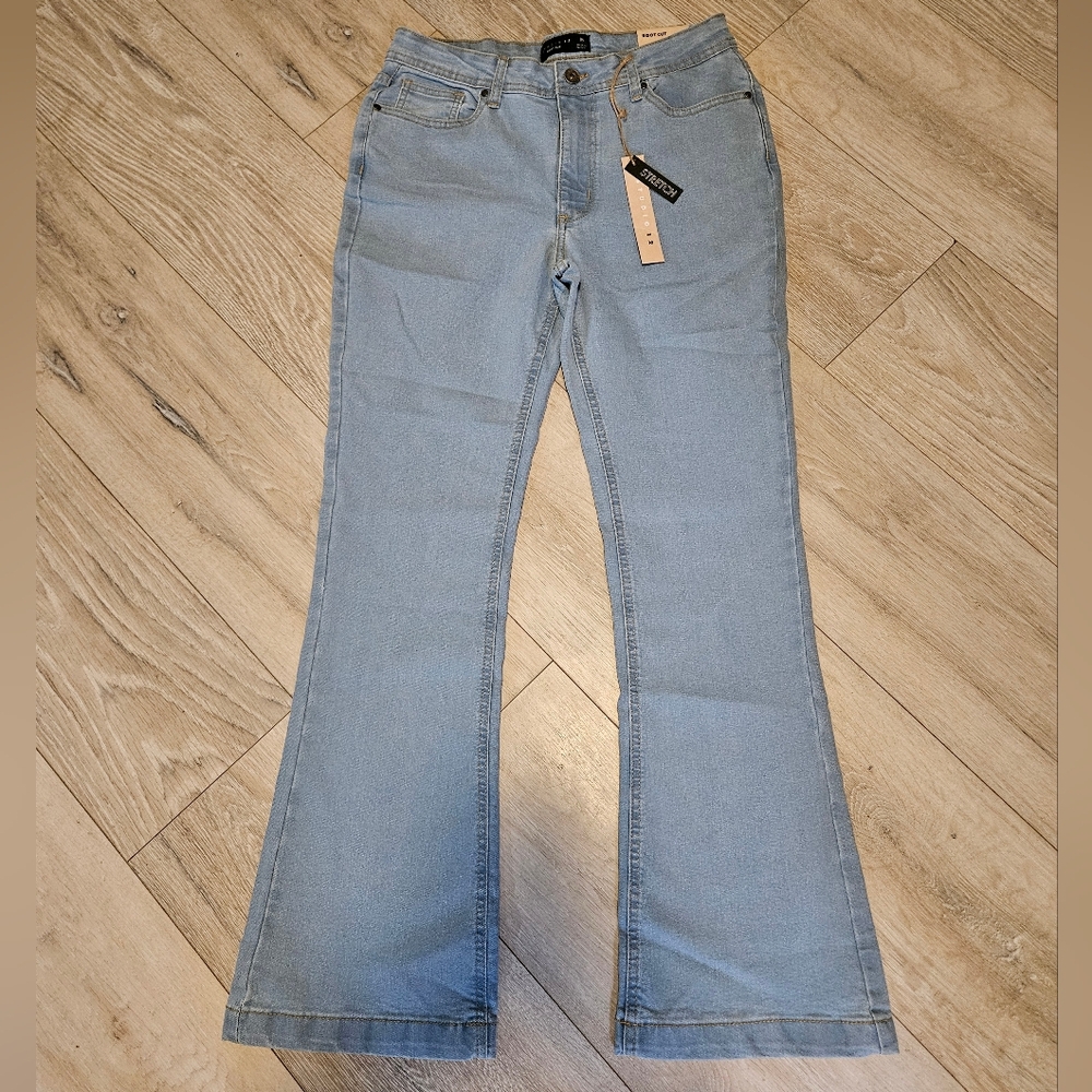 NWT Studio 12 Bootcut Jeans Light Wash Blue Juniors 15